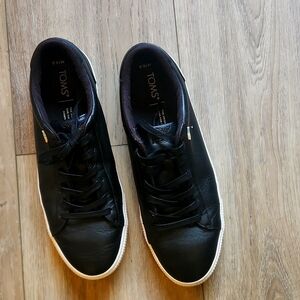 Casual dress sneakers